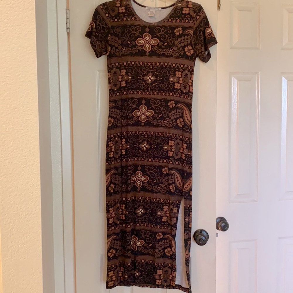 Novella royals Joan dress